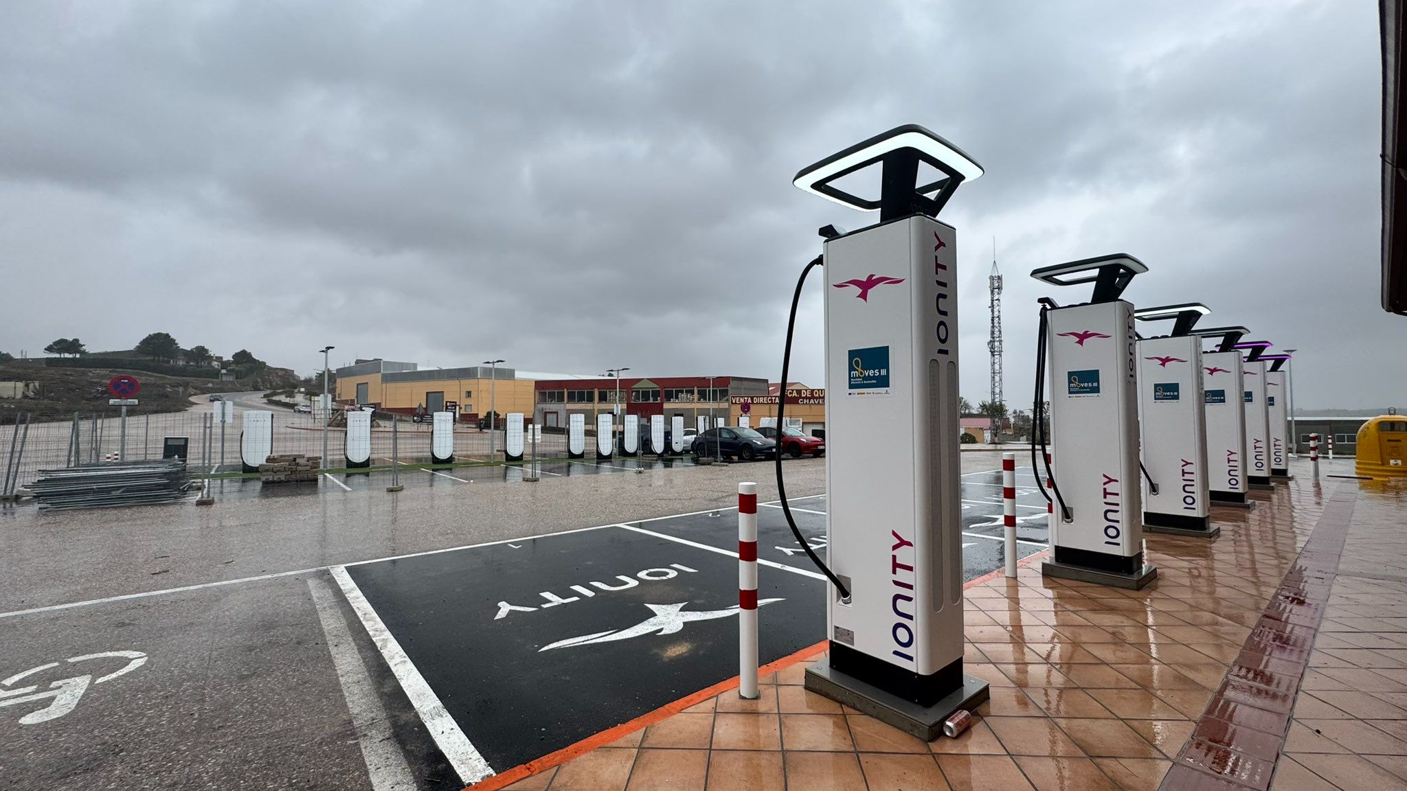 Tesla Supercharger Saelices - Image 1