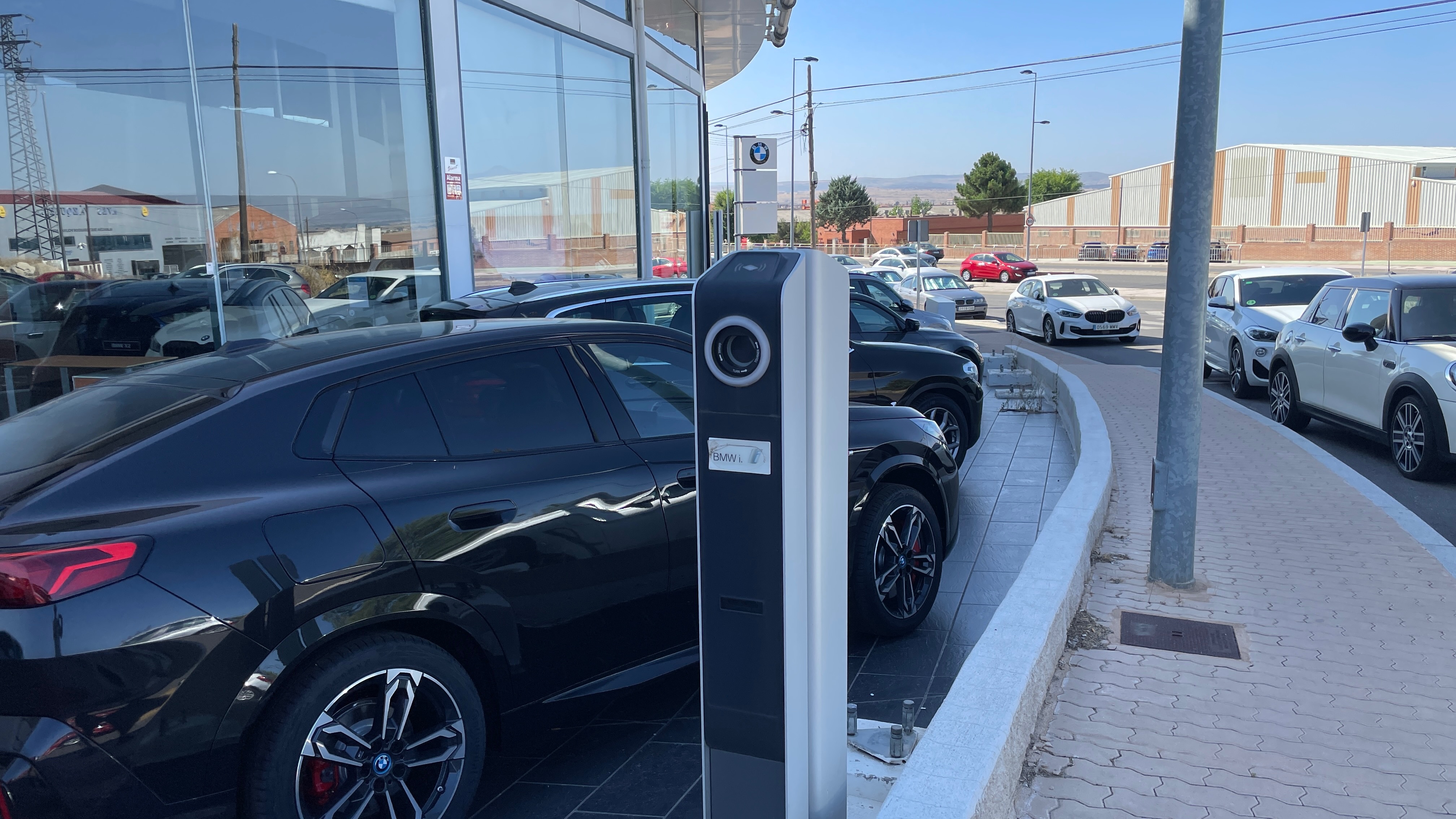 BMW Avilcar - Image 1
