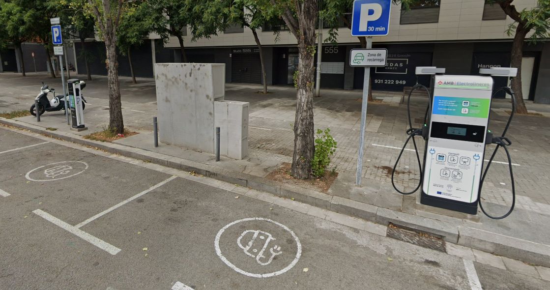 AMB. Carrer de Ramon Llull - Image 1