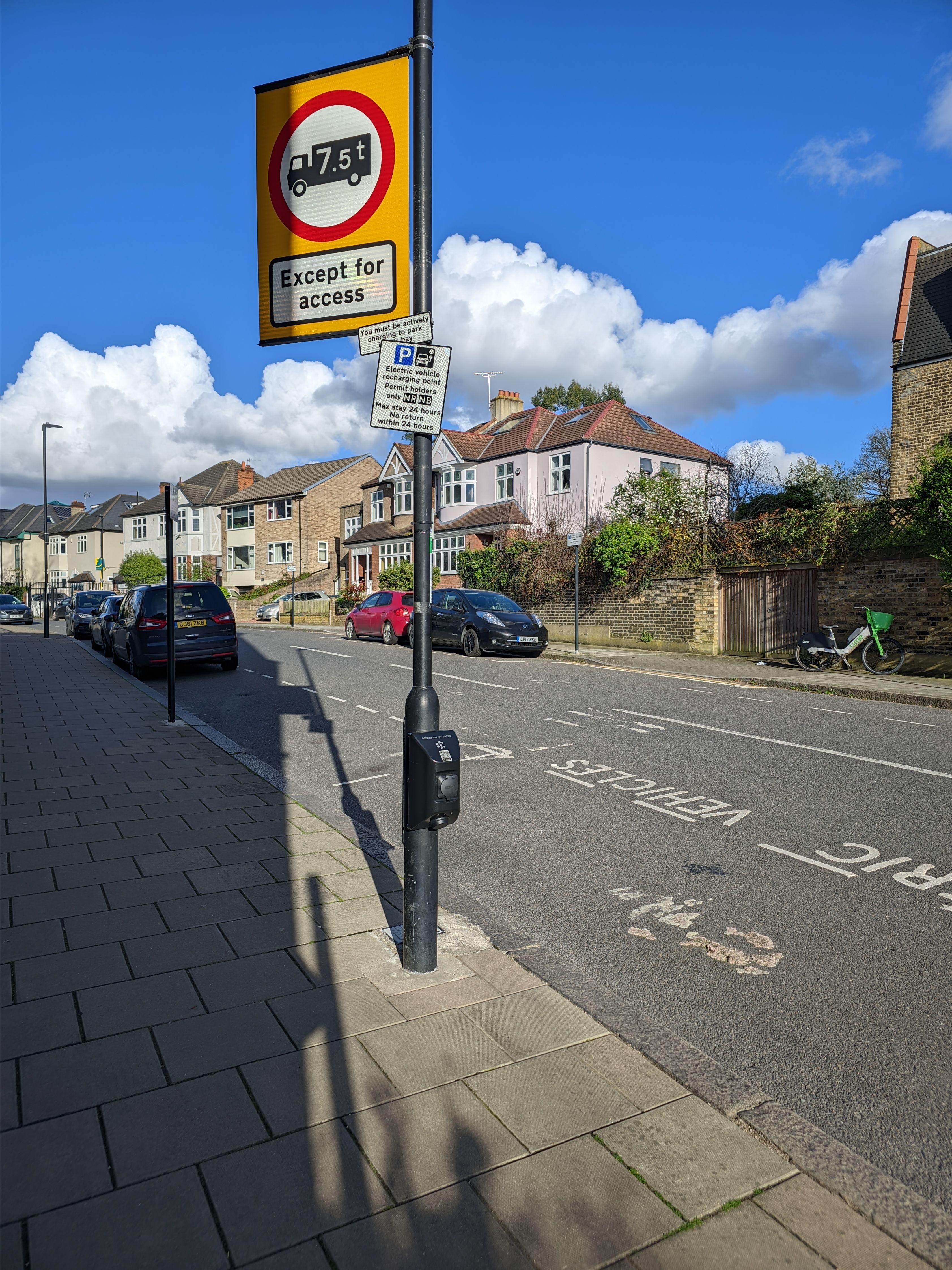 Ferndene Road, adjacent to 127 Herne Hill Road - Image 1