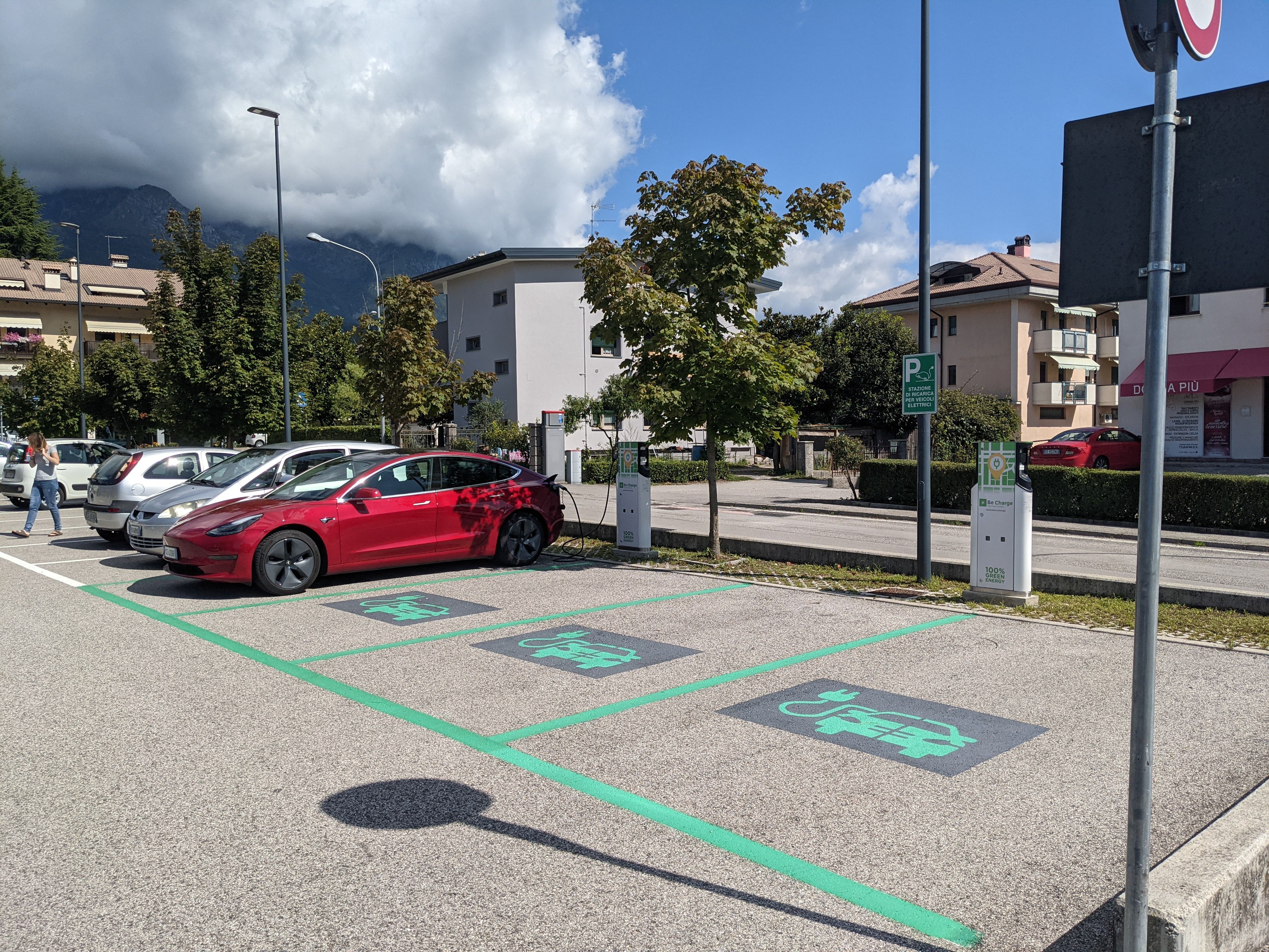 Supermercato Super W - Santa Giustina | BeCharge - Image 1