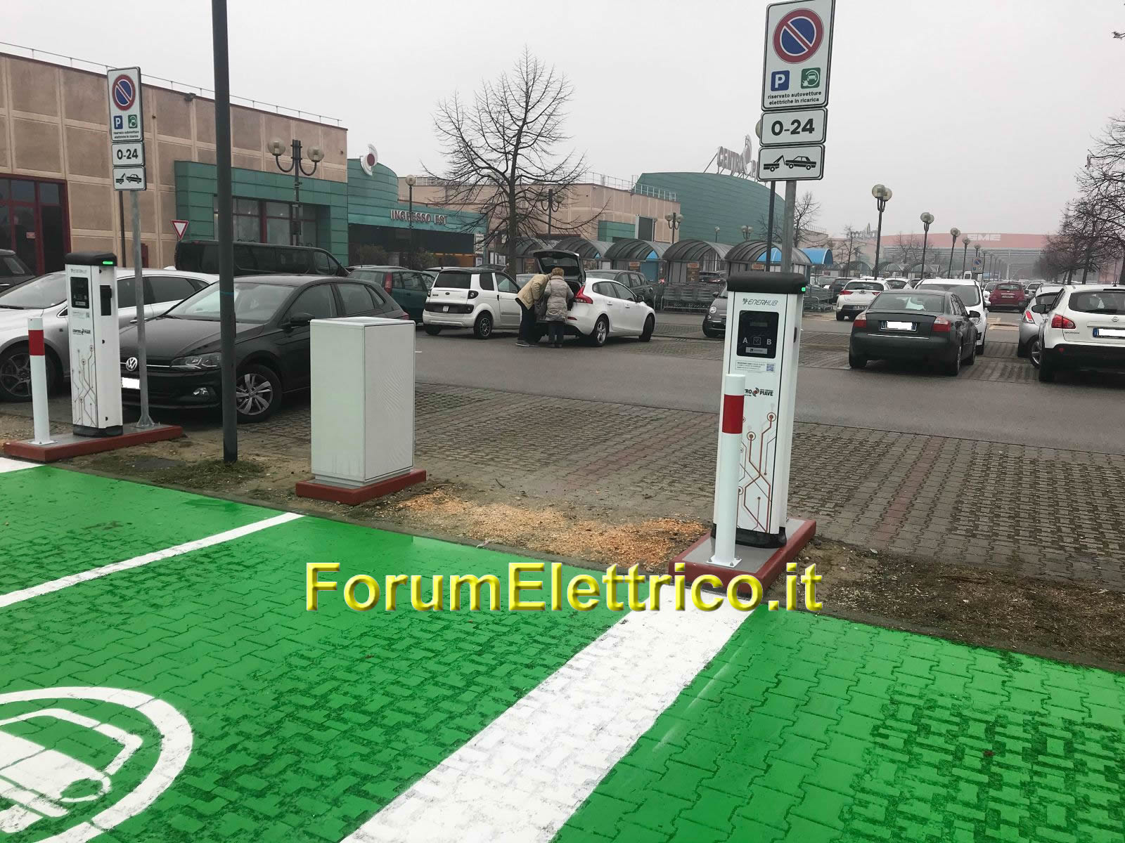 BE CHARGE - CENTRO SME Via dei Laghi - Image 1