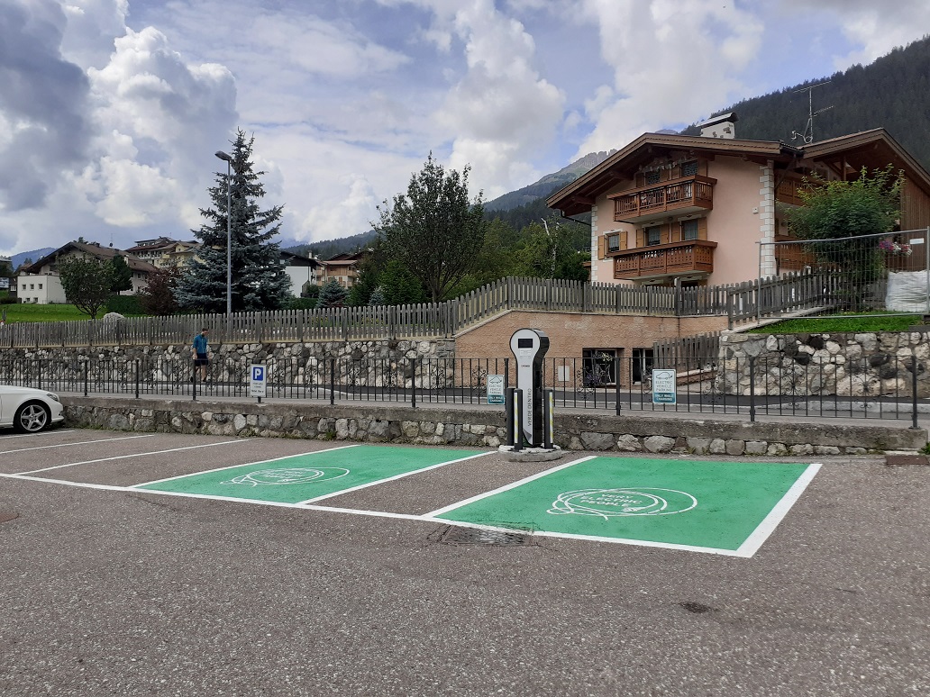 Hotel Renè Pozza di Fassa - Image 1