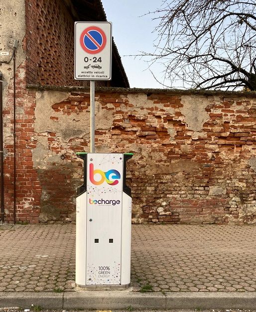 BECHARGE Carbonara al Ticino Via Roma - Image 1