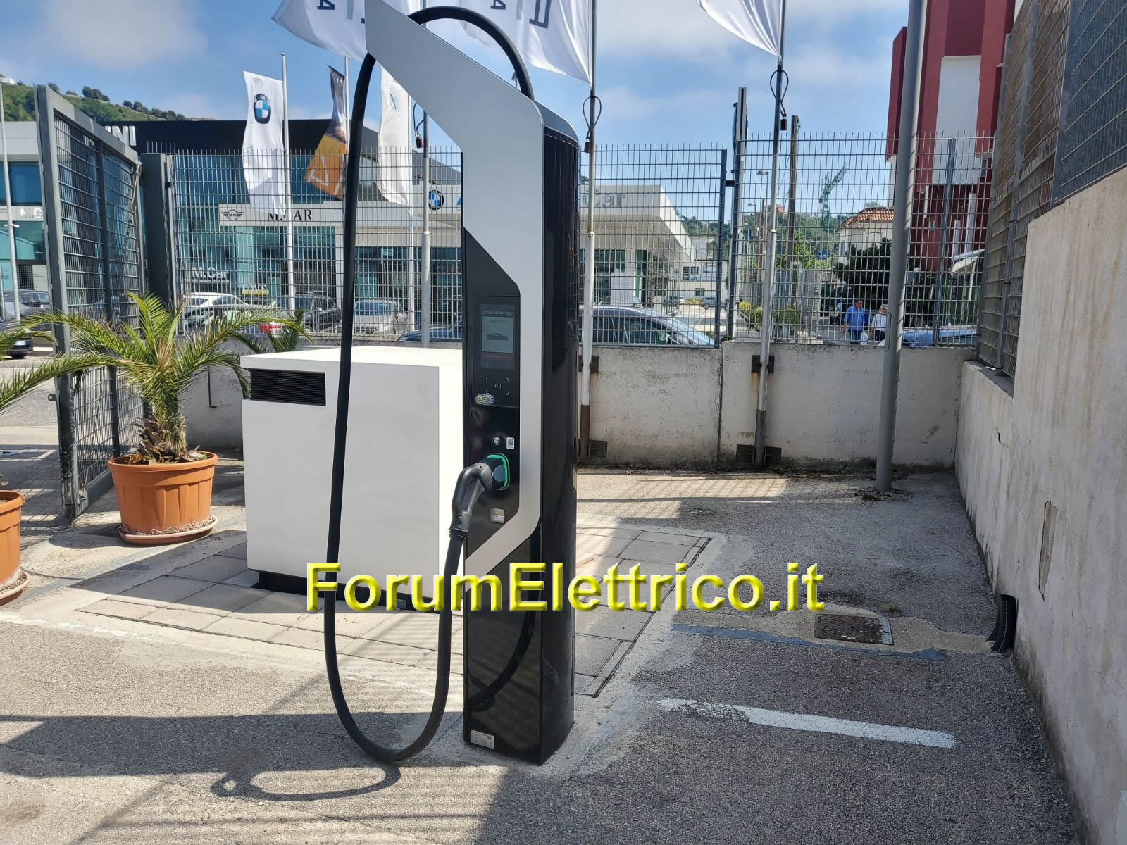 Centro Porsche Napoli - Image 1