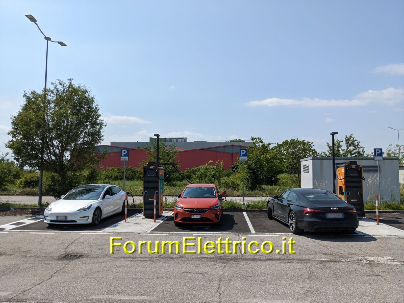 Ewiva Mantova Outlet Village - Image 1