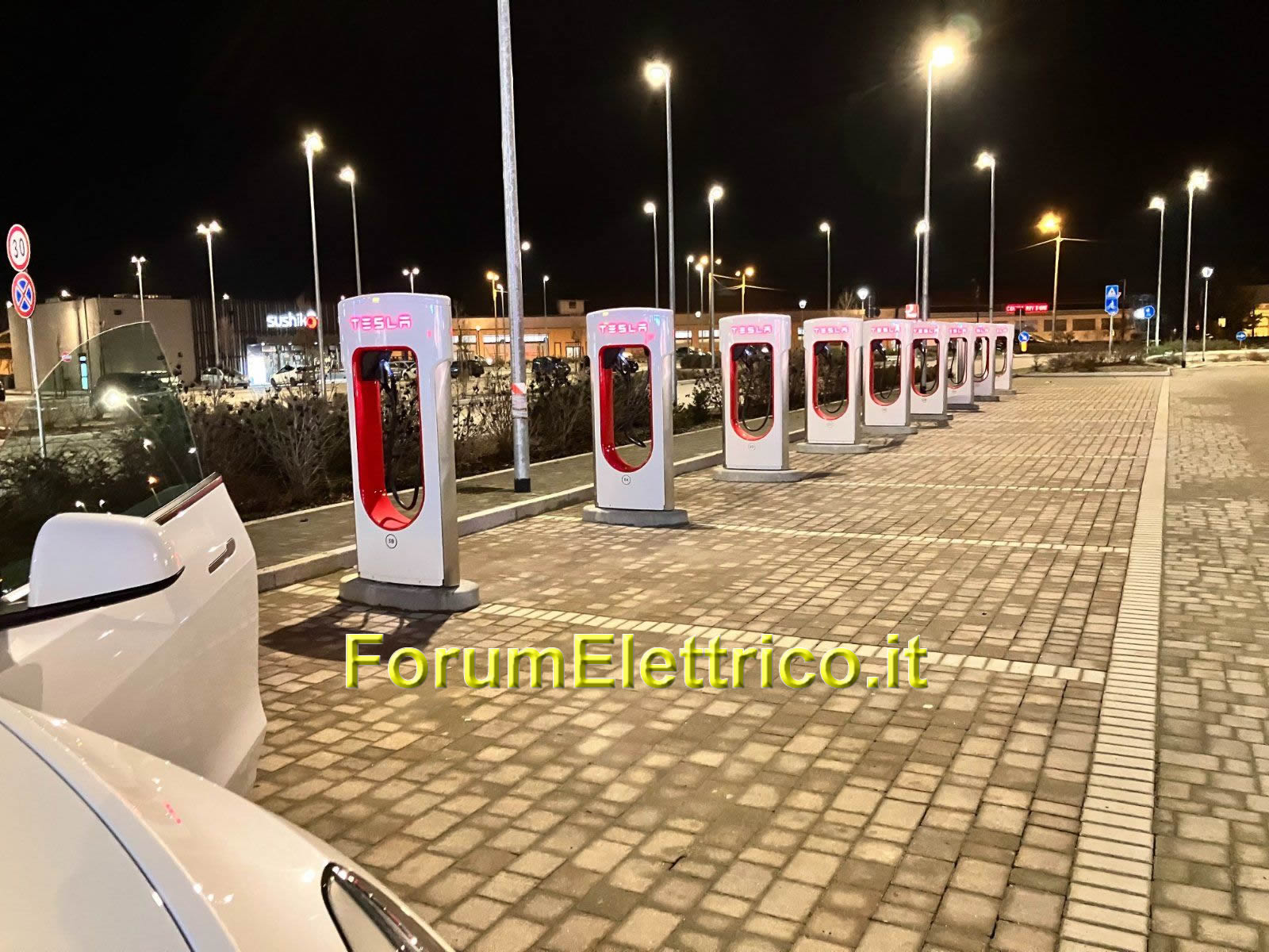 Superchager Alessandria aperto a veiicoli non Tesla - Image 1