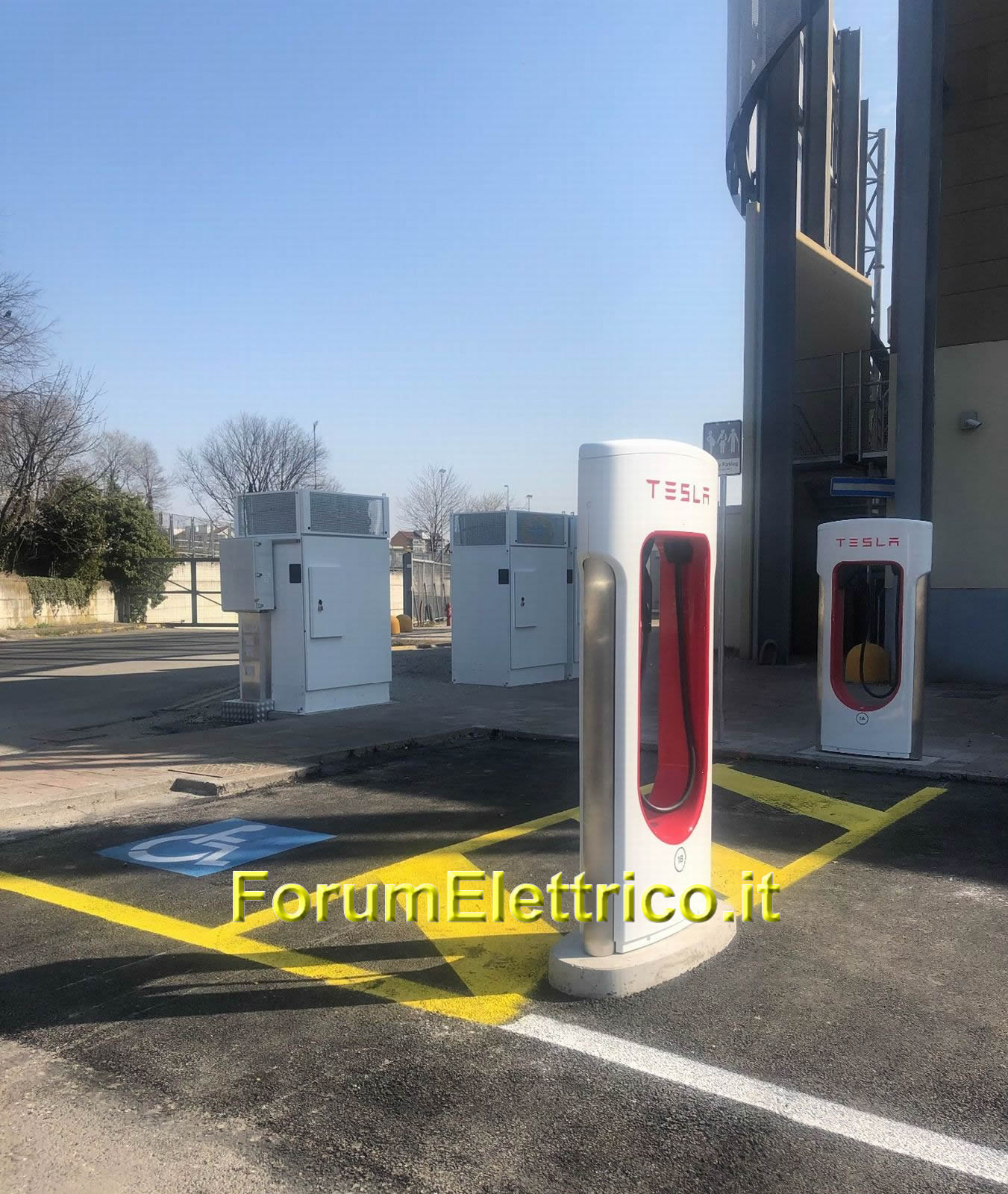 Tesla Supercharger Le Gru - Image 1