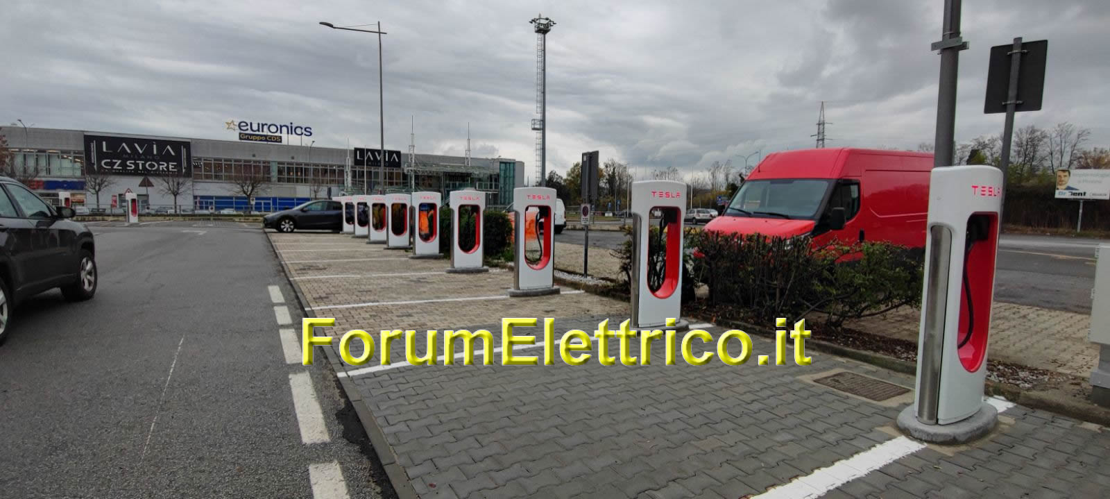 Tesla Supercharger CentroLuna - aperto a veicoli non Tesla - Image 1