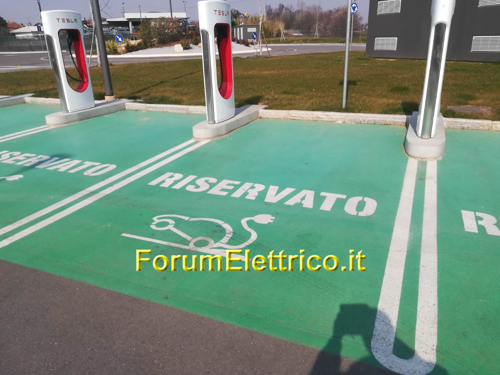 Tesla Supercharger Dalmine - Image 1