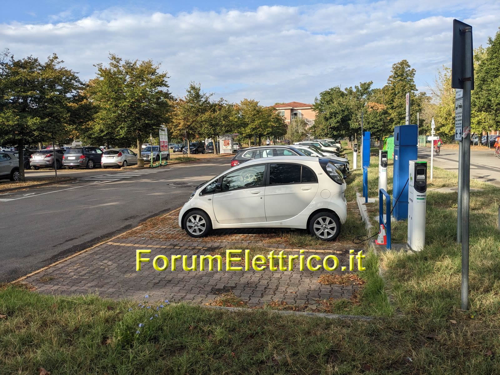 Be Charge  Tondo - Image 1