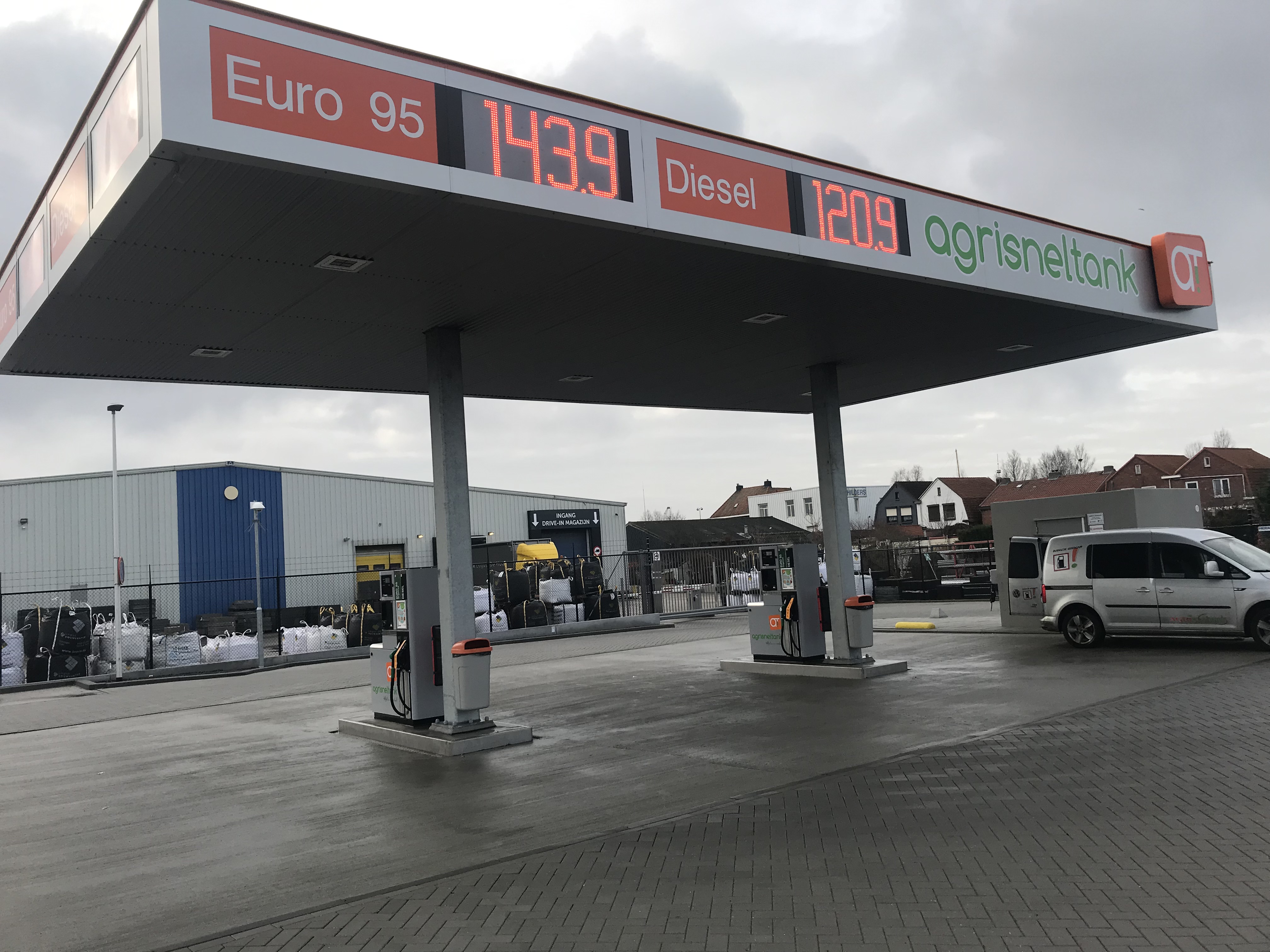 Agrisneltank gas station - Image 1