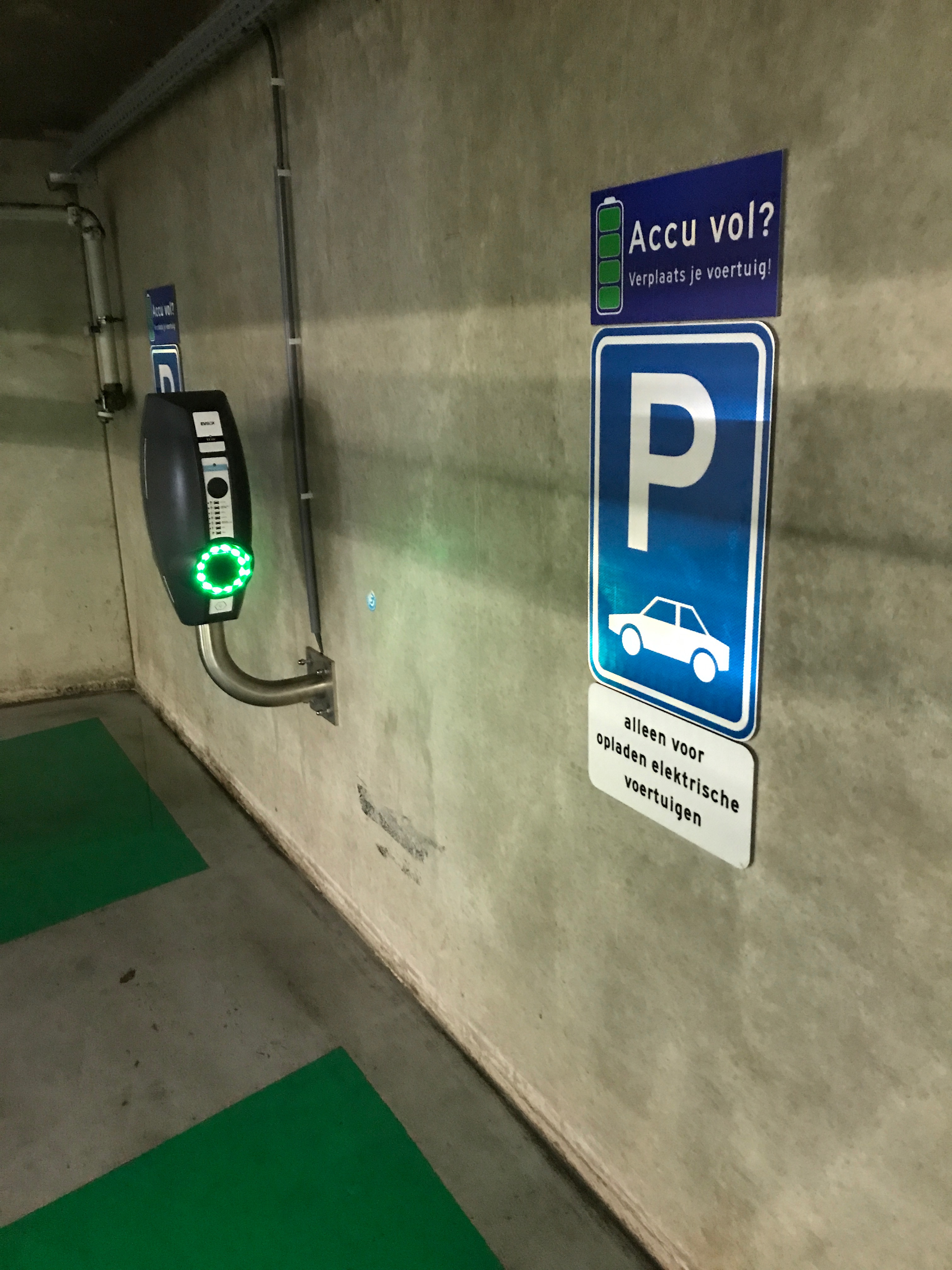 Parking Hoogvliet - Image 1