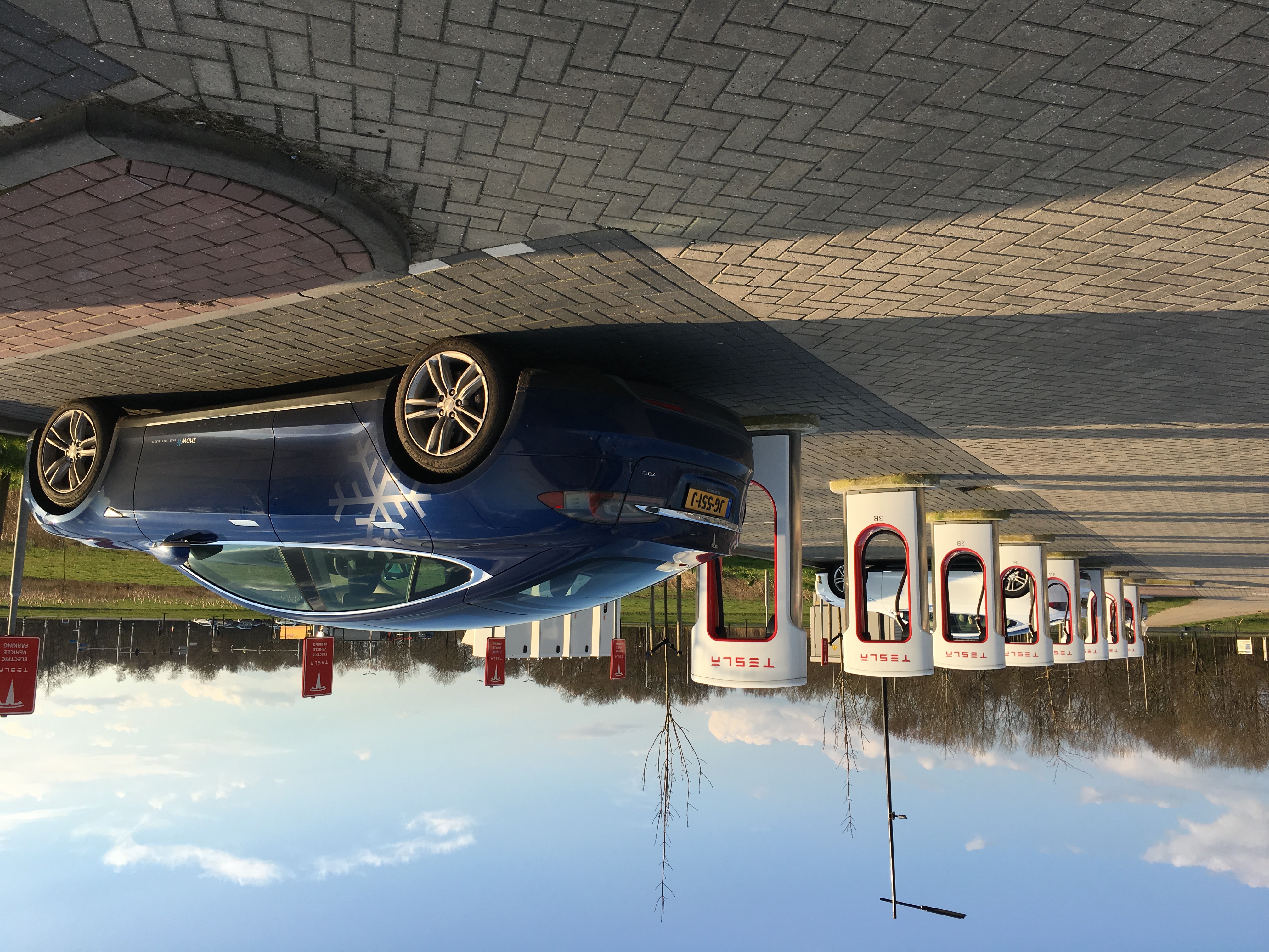 Tesla Supercharger Zwolle - Image 1