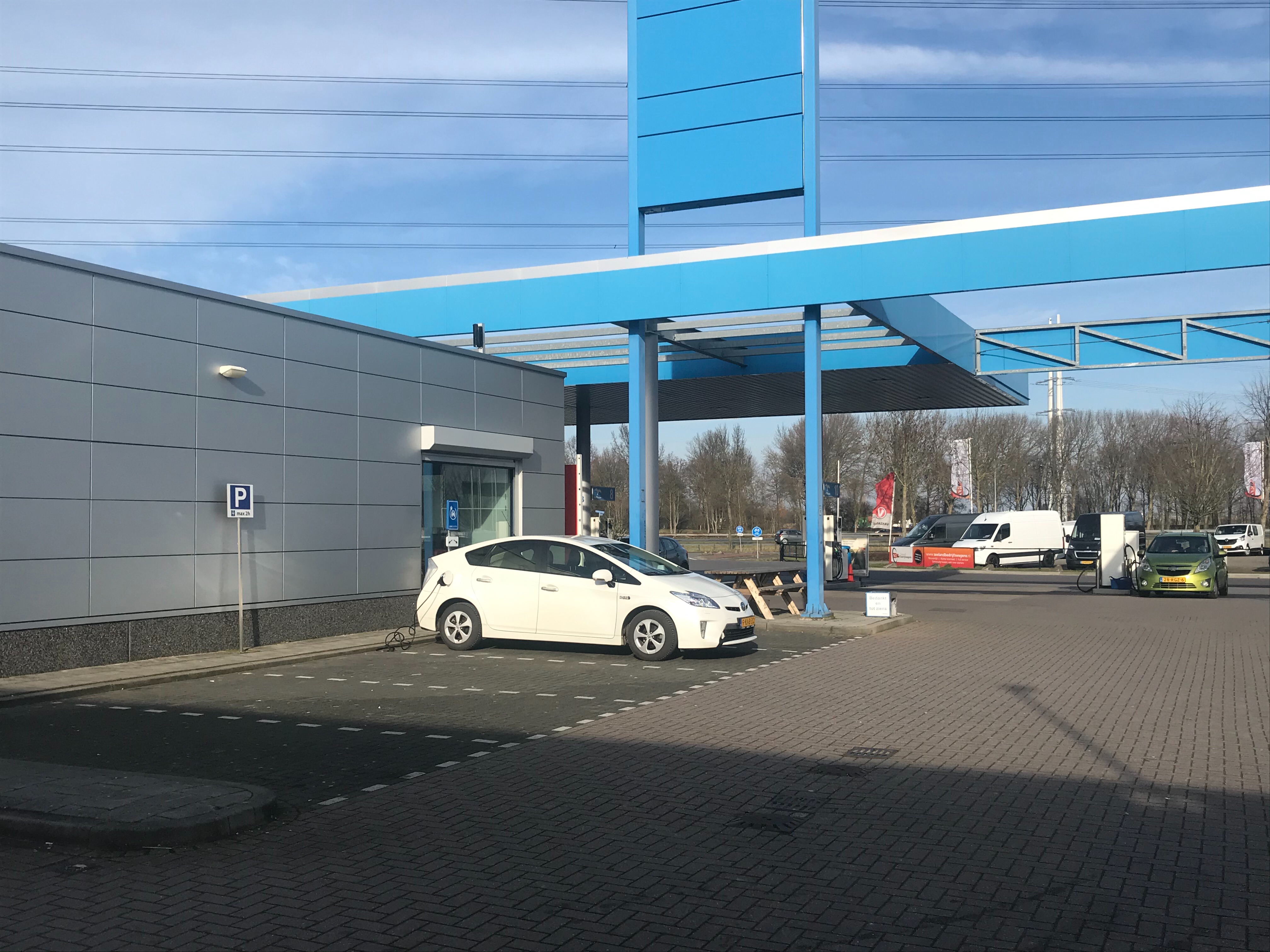 De Poort 24 / Tankstation De Meeuw - Image 1