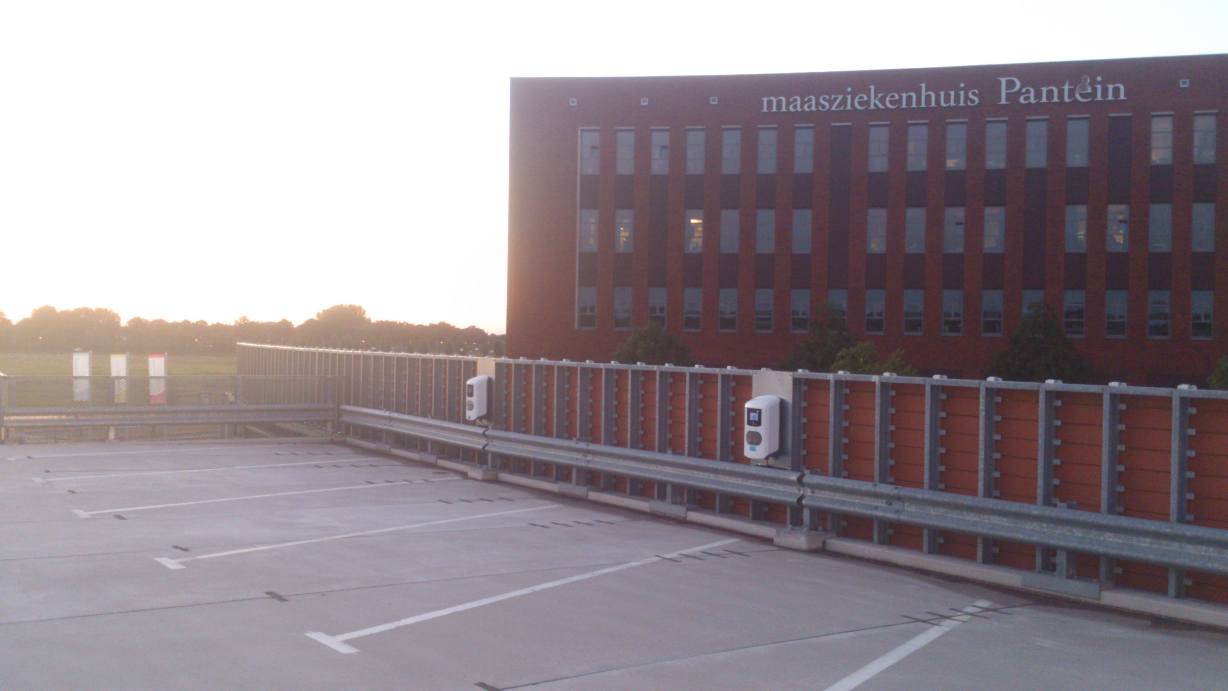 Parkeergarage Maasziekenhuis Pantein - Image 1
