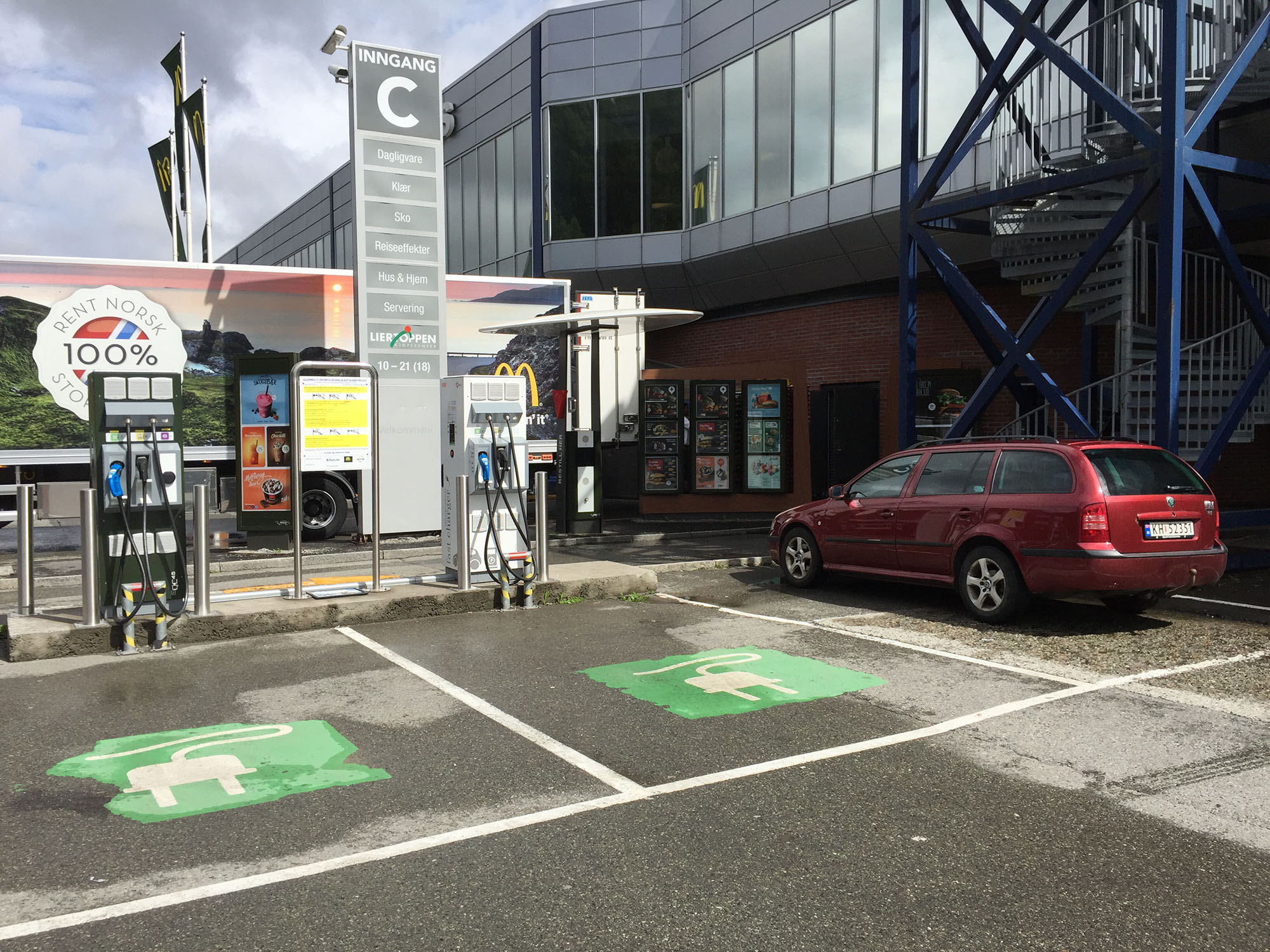 Fortum Hurtigladestasjon, Liertoppen - Image 1